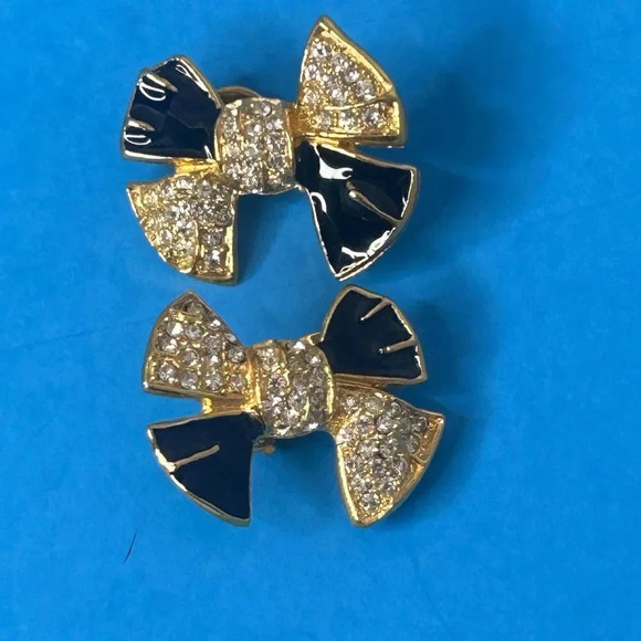 Vintage 80s Black Enamel and Rhinestone Bow Clip Earrings - Picture 2 of 5
